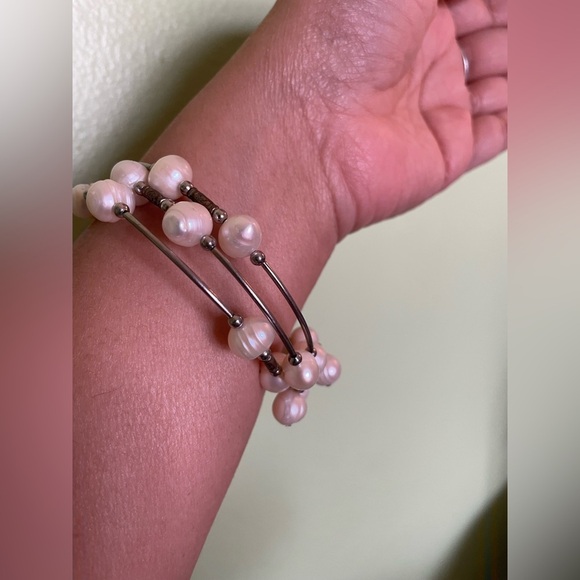 Elegant Natural Pearl Wraparound Bracelet - Picture 5 of 5